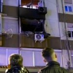 Incendio en la calle Moguer de Sevilla. EFE/ Raúl Caro
