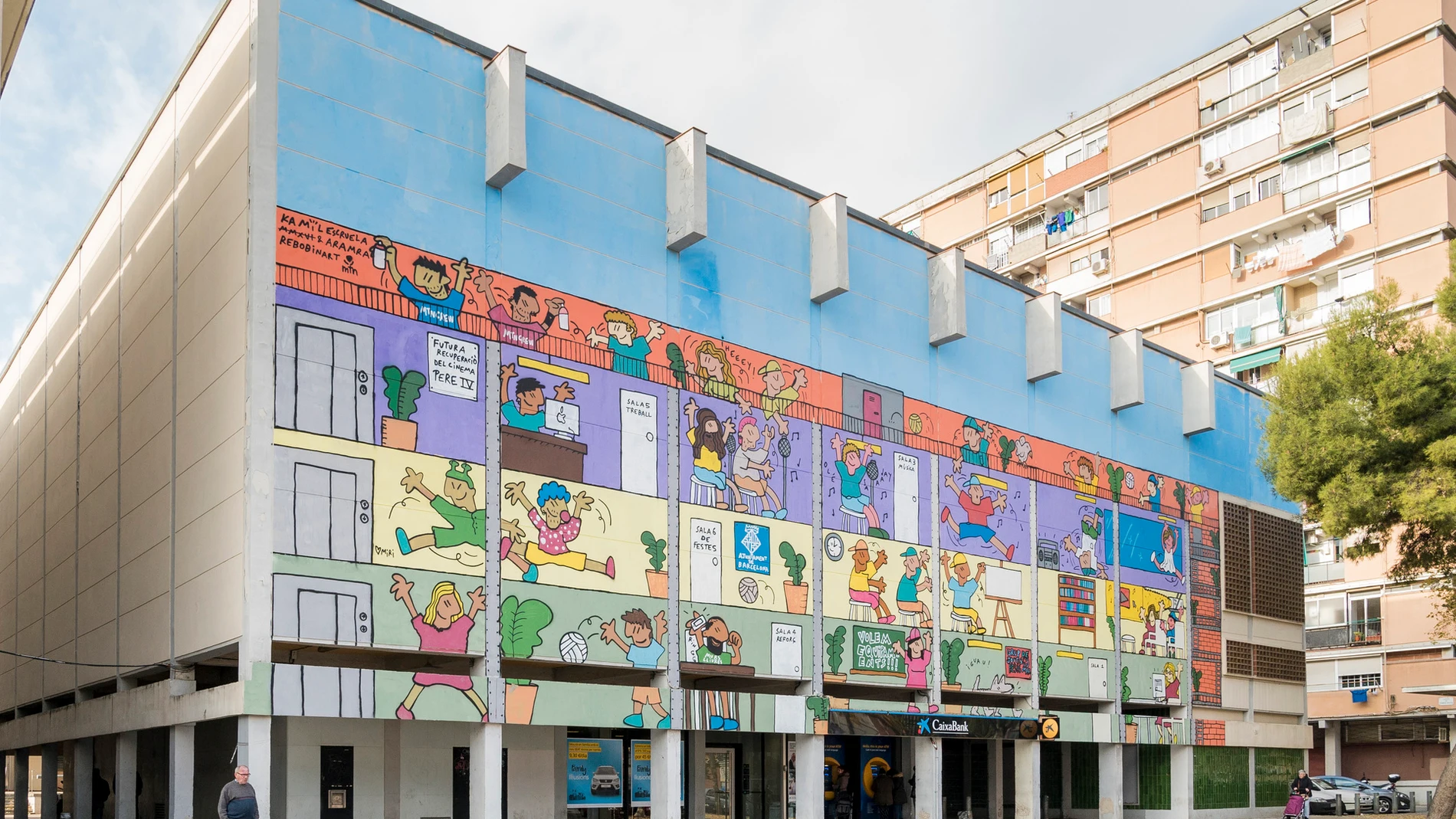 Fachada de los Cines Pere IV de Barcelona