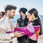 Los cantantes Agoney y Blanca Paloma tras el sorteo en el que se ha descubierto el orden de las actuaciones de los finalistas del Benidorm Fest