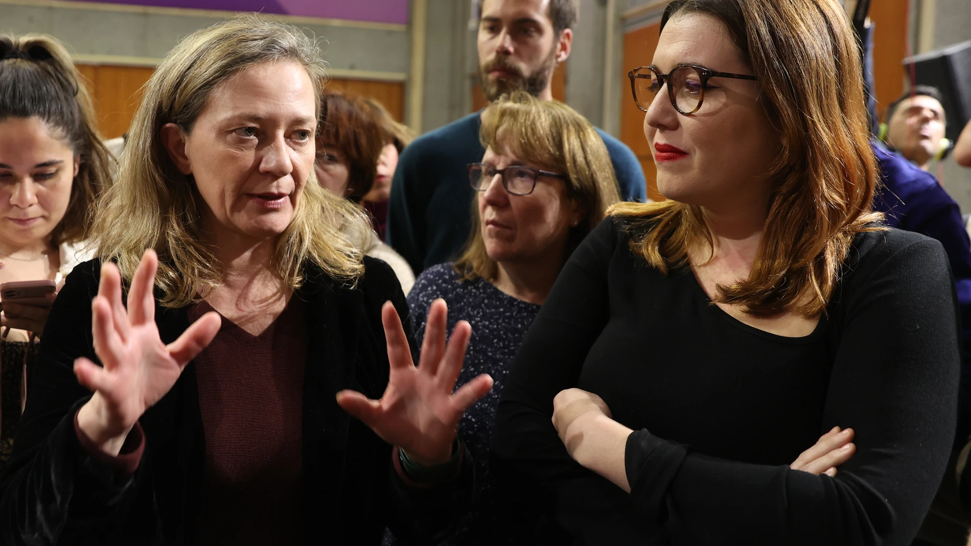 MADRID, 06/02/2023.-La secretaria de Estado de Igualdad y contra la Violencia de Género, Ángela Rodríguez (d), y la delegada del Gobierno contra la Violencia de Género, Victoria Rosell, atienden a los medios de comunicación este lunes en Madrid para hablar de las últimas novedades judiciales relativas a la violencia sexual. EFE/ Kiko Huesca