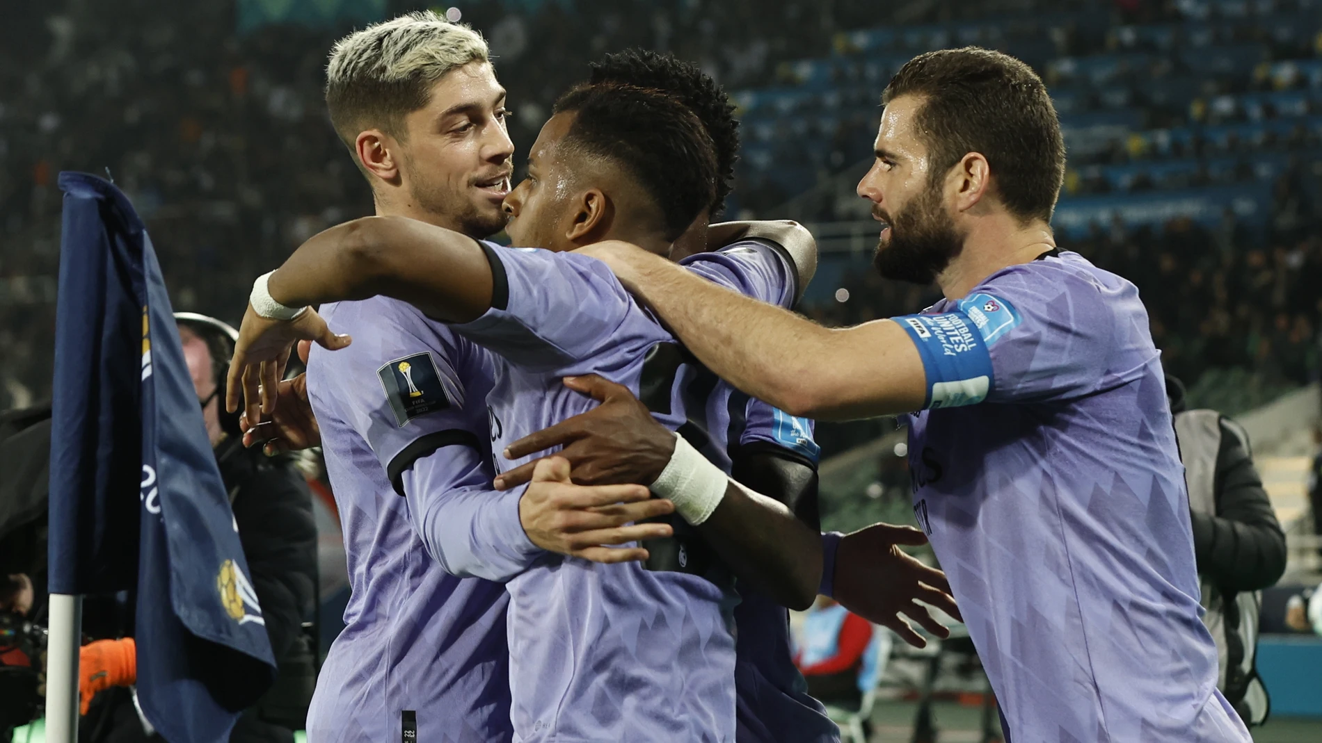 Rabat (Morocco), 08/02/2023.- Real Madrid's Vinicius Junior celebrates with teammates after scoring the 0-1 lead during the FIFA Club World Cup semi final match between Al Ahly FC and Real Madrid in Rabat, Morocco, 08 February 2023. (Mundial de Fútbol, Marruecos) EFE/EPA/Mohamed Messara