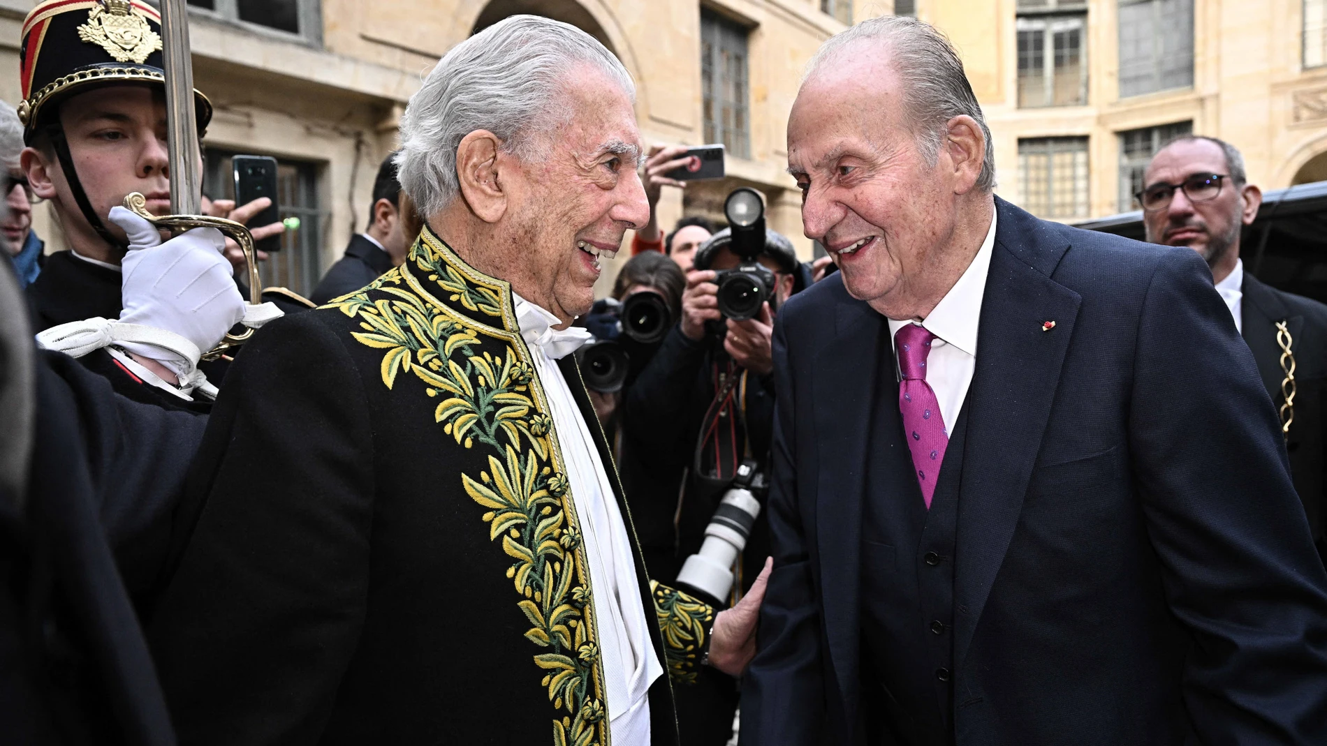 Vargas Llosa y Don Juan Carlos I