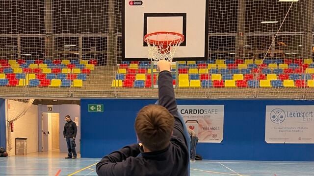 La práctica del baloncesto adaptado ha ayudado mucho a Marc a adaptarse a su nueva vida tras superar un osteosarcoma
