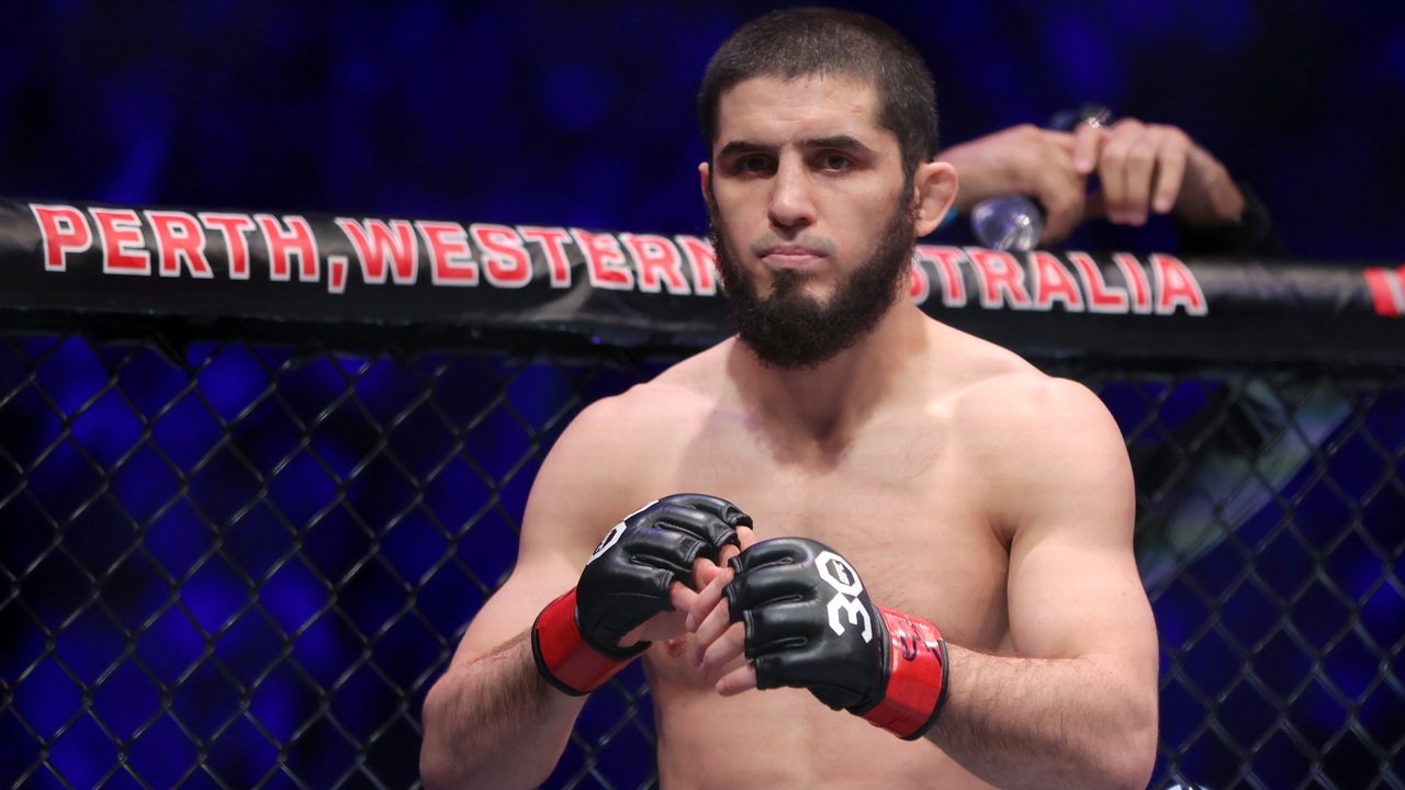 Islam Makhachev carga contra Ilia Topuria por evitar a Tsarukyan: "No es ningún secreto que está esquivando la pelea"