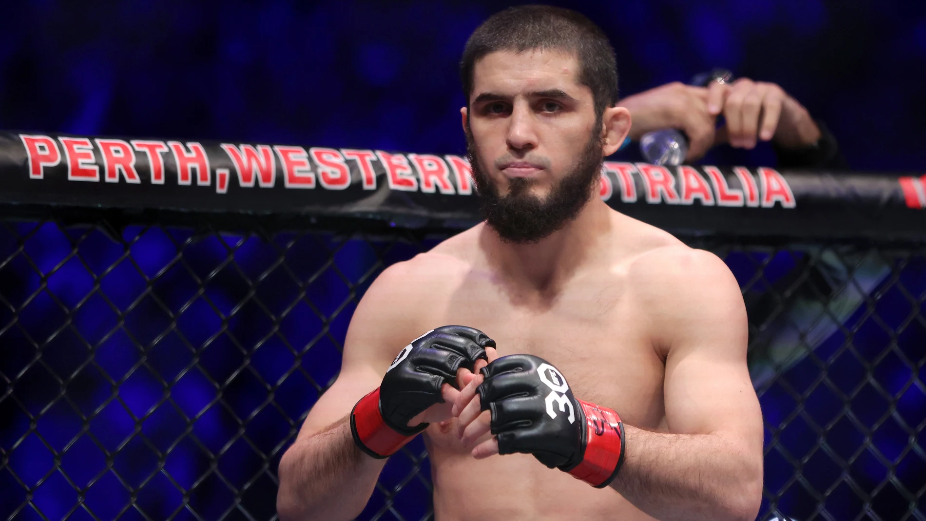 Perth (Australia), 12/02/2023.- Islam Makhachev of Russia is seen before his fight with Alex Volkanovski of Australia during their Lightweight title bout at UFC 284 at RAC Arena in Perth, Australia, 12 February 2023. (Rusia) EFE/EPA/RICHARD WAINWRIGHT EDITORIAL USE ONLY AUSTRALIA AND NEW ZEALAND OUT