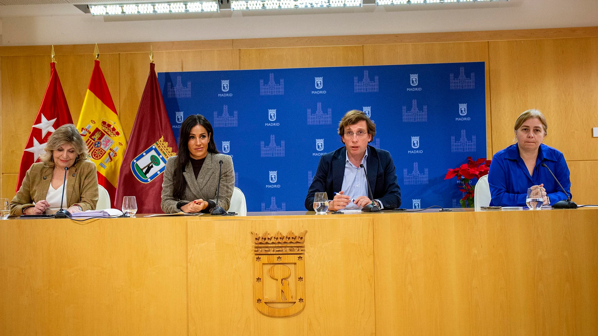 De izda. a dcha., Engracia Hidalgo, Begoña Villacís, José Luis Martínez-Almeida e Inmaculada Sanz