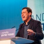 Juanma Moreno, en el acto del PP en Sevilla