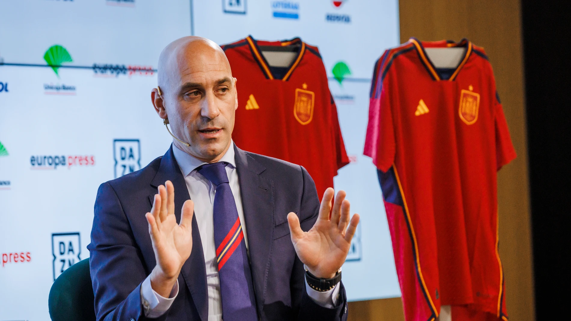 MADRID, 14/02/2023.-El presidente de la Federación Española de Fútbol, Luis Rubiales, este martes durante el desayuno informativo en Madrid.-EFE/Pablo García/RFEF***SOLO USO EDITORIAL/SOLO DISPONIBLE PARA ILUSTRAR LA NOTICIA QUE ACOMPAÑA (CRÉDITO OBLIGATORIO)***