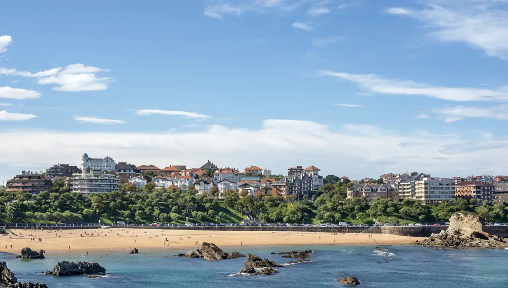 Vista desde el mar de la ciudad de Santader
