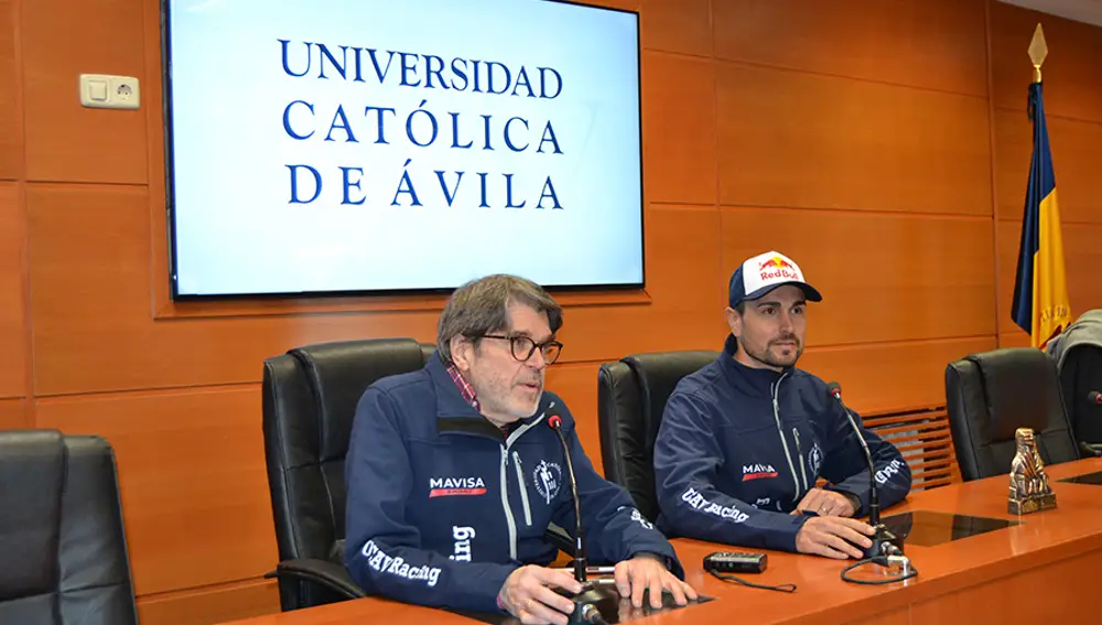 Oriol Vidal comparte su experiencia en el Dakar con los alumnos de la UCAV