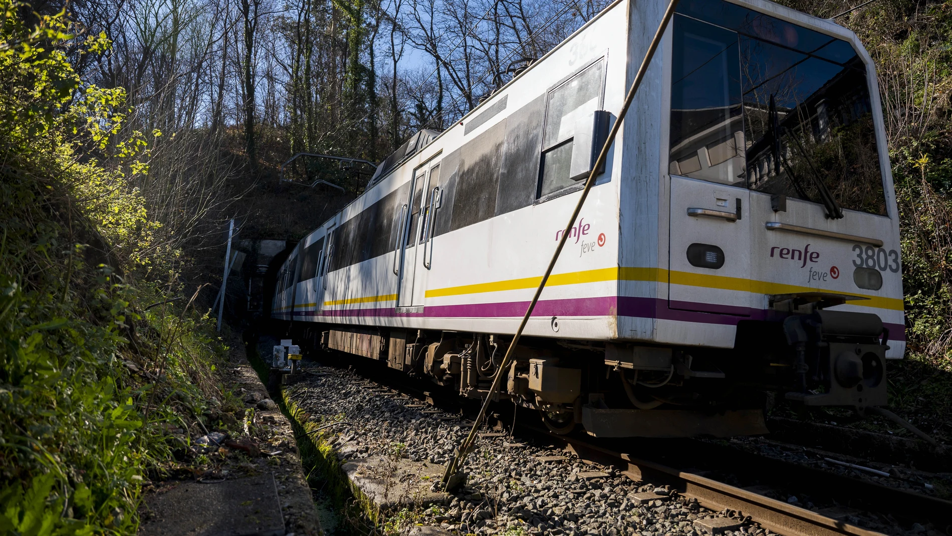 Foto de archivo de un tren en Asturias