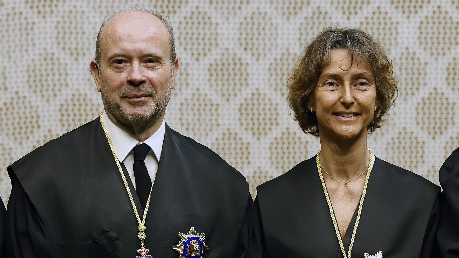 Juan Carlos Campo y Laura Díez durante su toma de posesión como nuevos magistrados del Tribunal Constitucional.