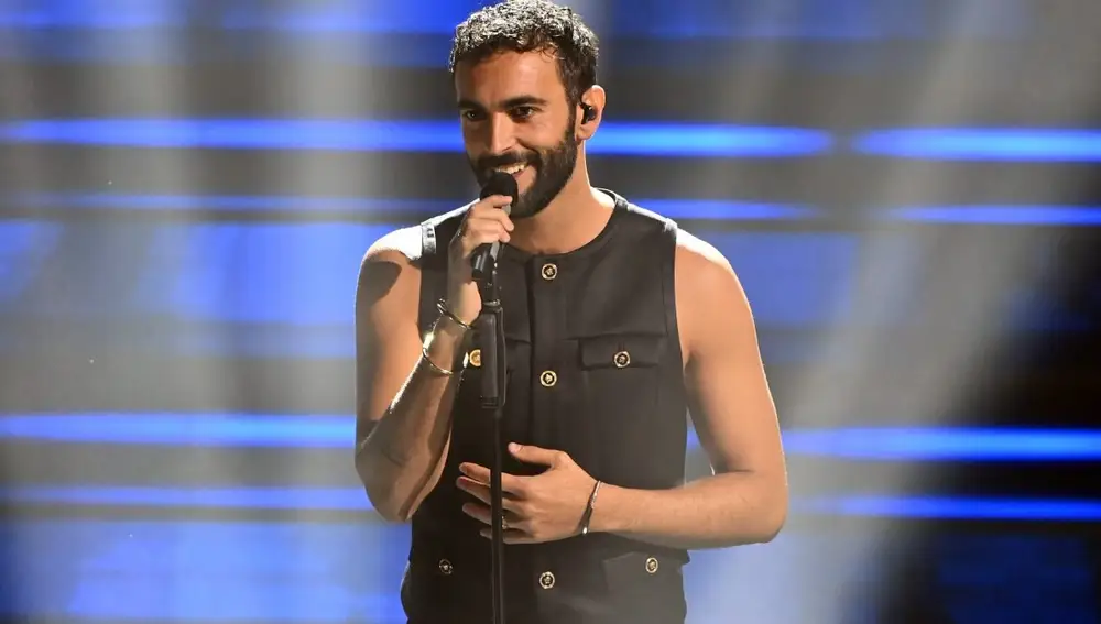 Marco Mengoni en su actuación en San Remo