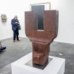 MADRID.-Ifema.- ARCOMadrid descubre su pieza más cara: un Chillida de 3,7 millones y 1,5 toneladas de acero corten