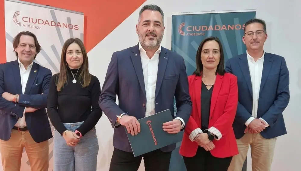 Reche. con su equipo más cercano