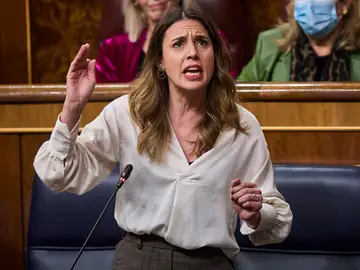 La ministra de Igualdad, Irene Montero, durante la sesión de control al gobierno en el Congreso de los Diputados. La ministra de Igualdad, Irene Montero, durante la sesión de control al gobierno en el Congreso de los Diputados.