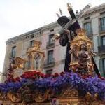 Procesión en el centro de Barcelona por Semana Santa 