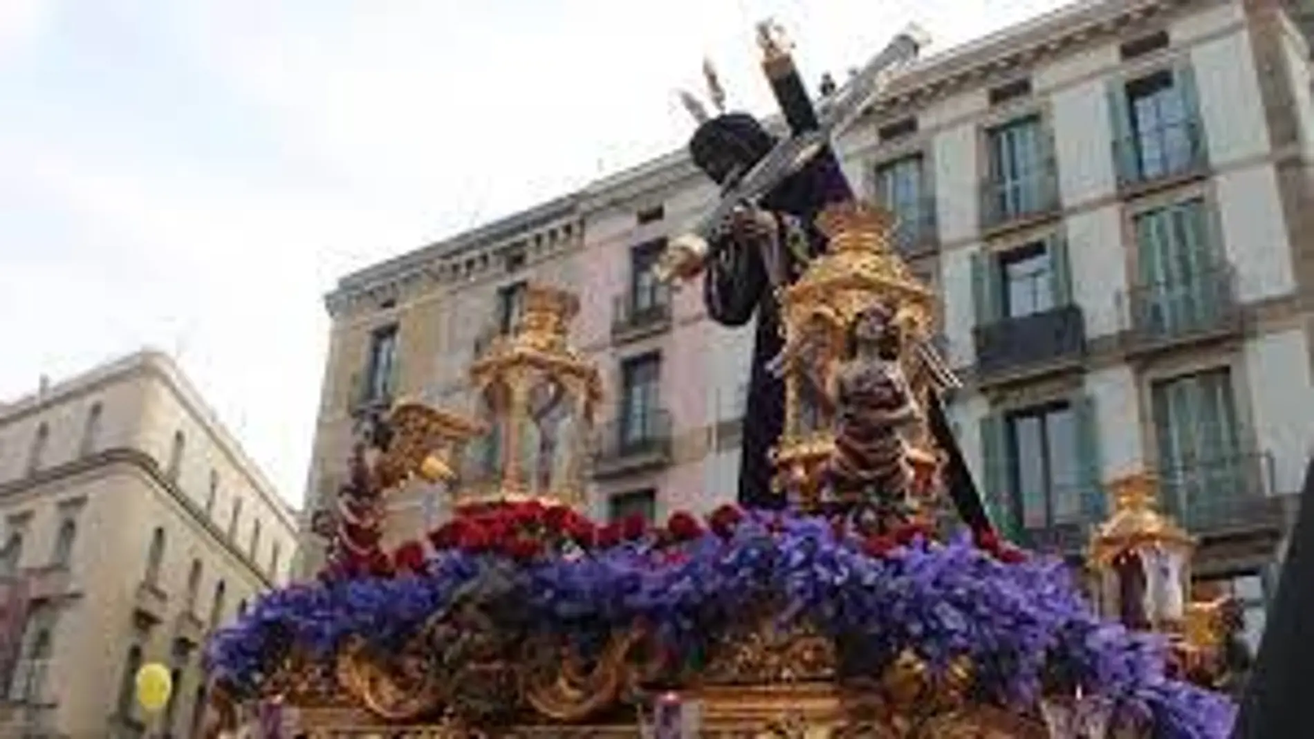 Procesión en el centro de Barcelona por Semana Santa