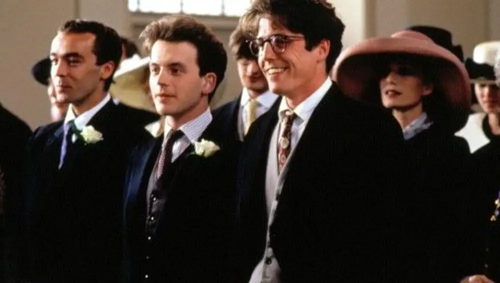 4 bodas y un funeral
