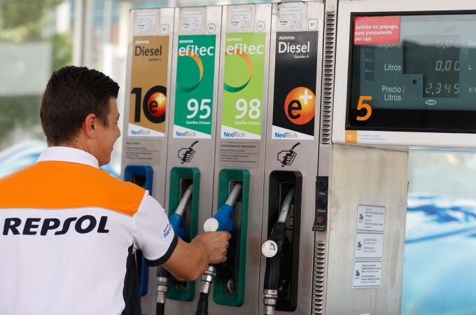 Precio de la gasolina, el diésel y el gas hoy, 6 de marzo, tras la subida por la guerra en Irán: gasolineras baratas en España
