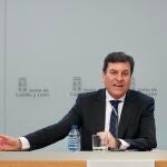 El portavoz de la Junta, Carlos Fernández Carriedo, durante la rueda de prensa de este jueves