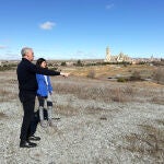 El delegado territorial de la Junta, José Mazarías, y la jefa del Servicio Territorial de Movilidad y Transformación Digital, Natalia Flórez, visitan los terrenos afectados por la ampliación del Complejo Asistencial y Educativo de Segovia