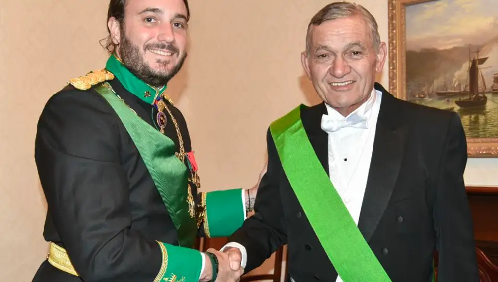 Francisco de Borbón von Hardenberg con S.M. el Rey Tuheitia en Nueva Zelanda en el año 2018