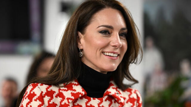 Kate Middleton con abrigo de pata de gallo 