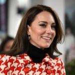 Kate Middleton con abrigo de pata de gallo 