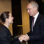 El secretario general de la OTAN, Jens Stoltenberg, y la primera ministra finlandesa, Sanna Marin, ayer en Helsinki
