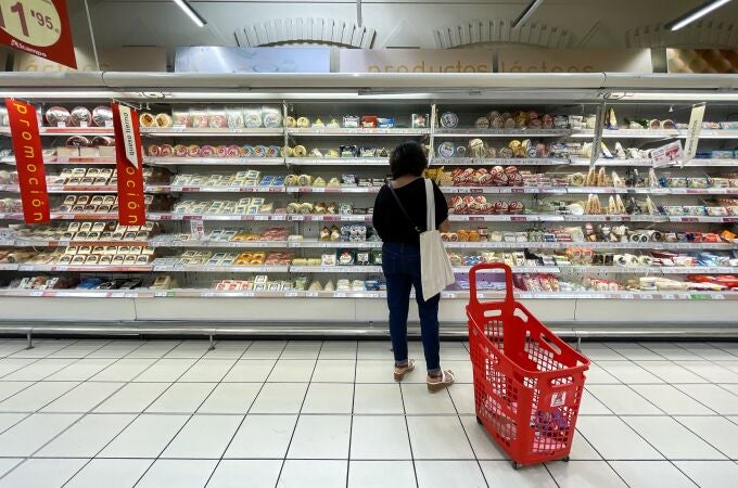 Alimentos de marca blanca y precios de alimentos en supermercados.