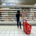 Alimentos de marca blanca y precios de alimentos en supermercados.