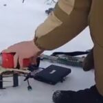 Un soldado ruso manipula el nuevo drone Bumerán