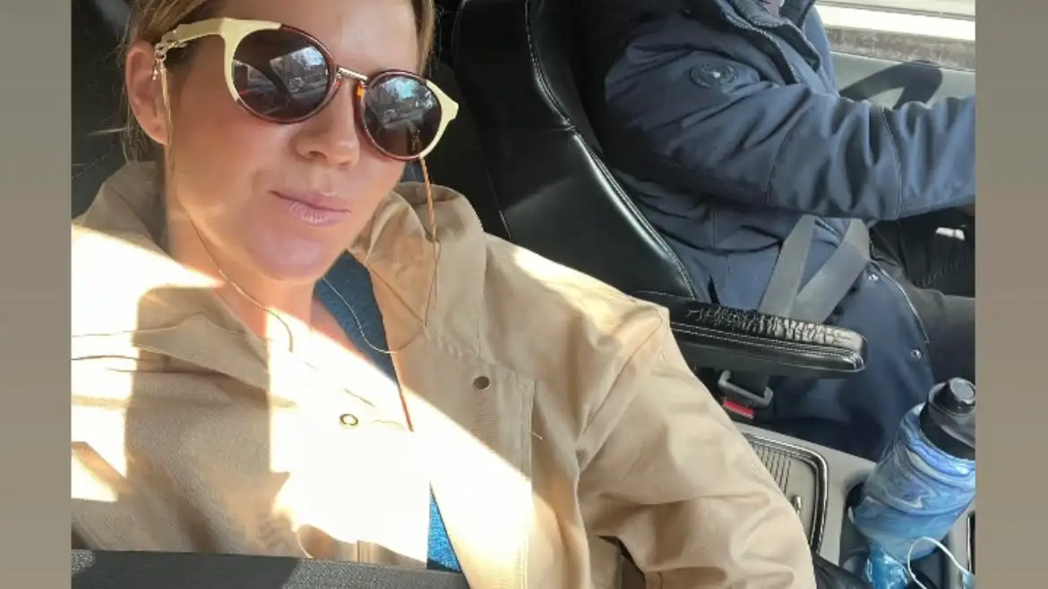 Amelia Bono con cazadora de Zara.