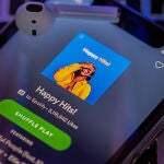 Cómo escuchar Spotify en el móvil sin anuncios y sin pagar Spotify Premium.