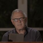 Pedro Piqueras tocando el piano en 'Planeta Calleja'