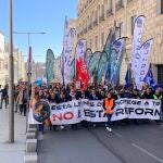 Policías y guardias civiles sacan músculo contra Sánchez: "Legisla para los delincuentes, los violentos y los sediciosos"