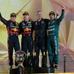 Fernando Alonso compartió podio con los Red Bull en Baréin