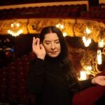 La artista Marina Abramovic posa en la presentación de la performance '7 deaths of Maria Callas' en el Gran Teatre del Liceu, a 6 de marzo de 2023, en Barcelona, Cataluña (España). 