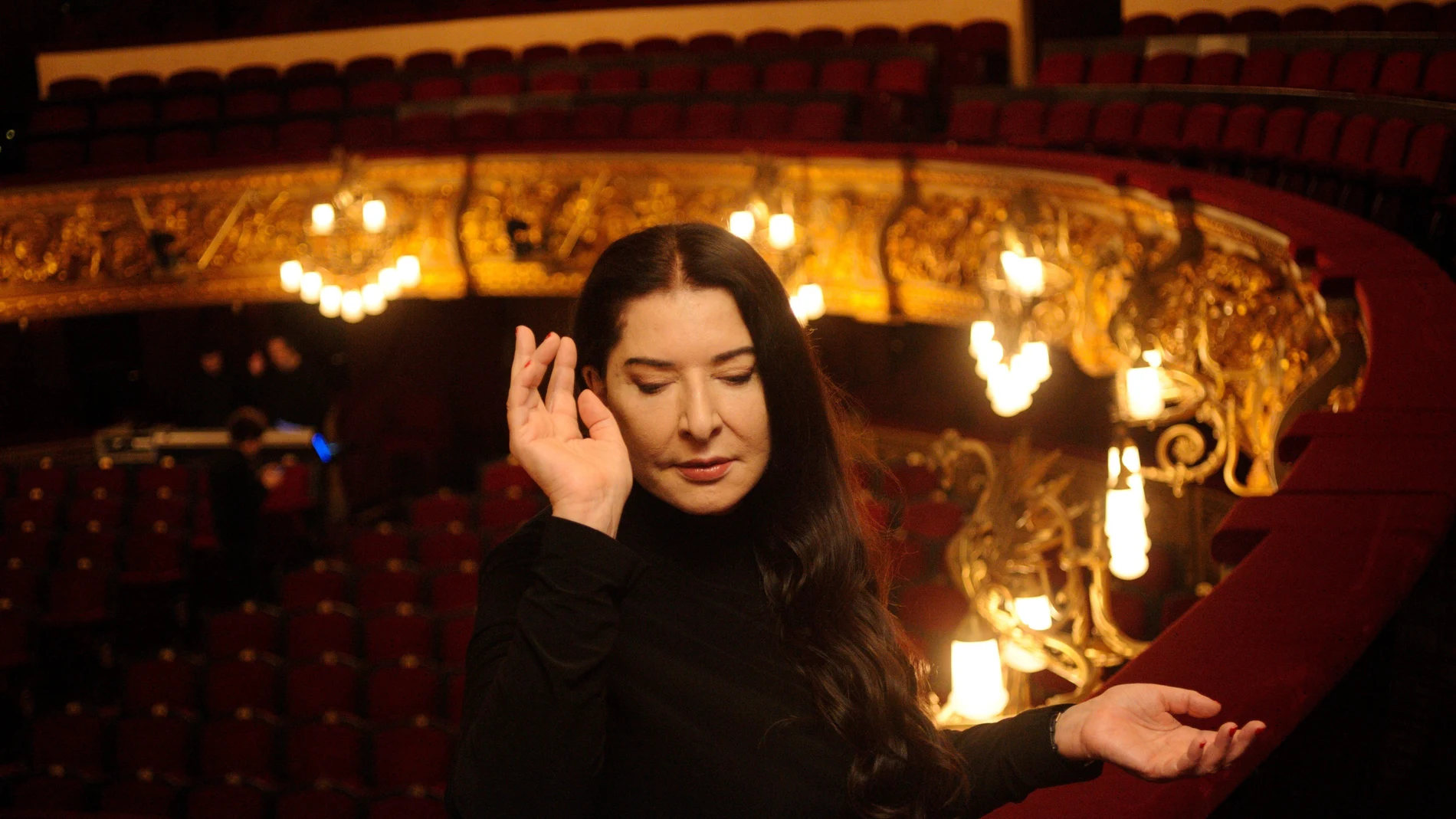 La artista Marina Abramovic posa en la presentación de la performance '7 deaths of Maria Callas' en el Gran Teatre del Liceu, a 6 de marzo de 2023, en Barcelona, Cataluña (España).