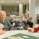 La estimulación cognitiva puede realizarse tanto con actividades dirigidas como con actividades de ocio.