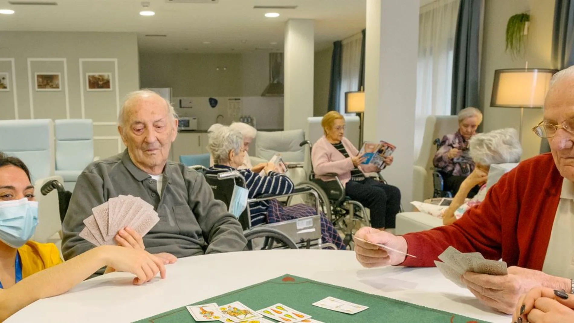 La estimulación cognitiva puede realizarse tanto con actividades dirigidas como con actividades de ocio.