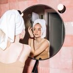 Rutina de noche con tres productos de Atashi Cellular Cosmetics.