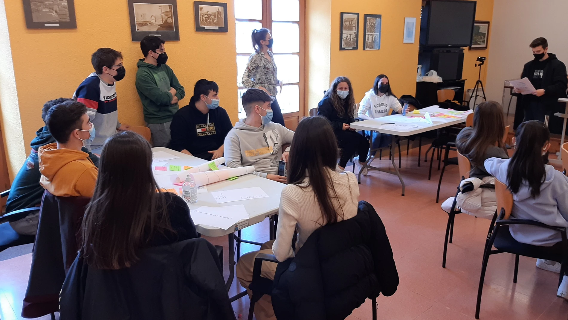 sesión de participación ciudadana con jóvenes del IES Conde Lucanor de Peñafiel