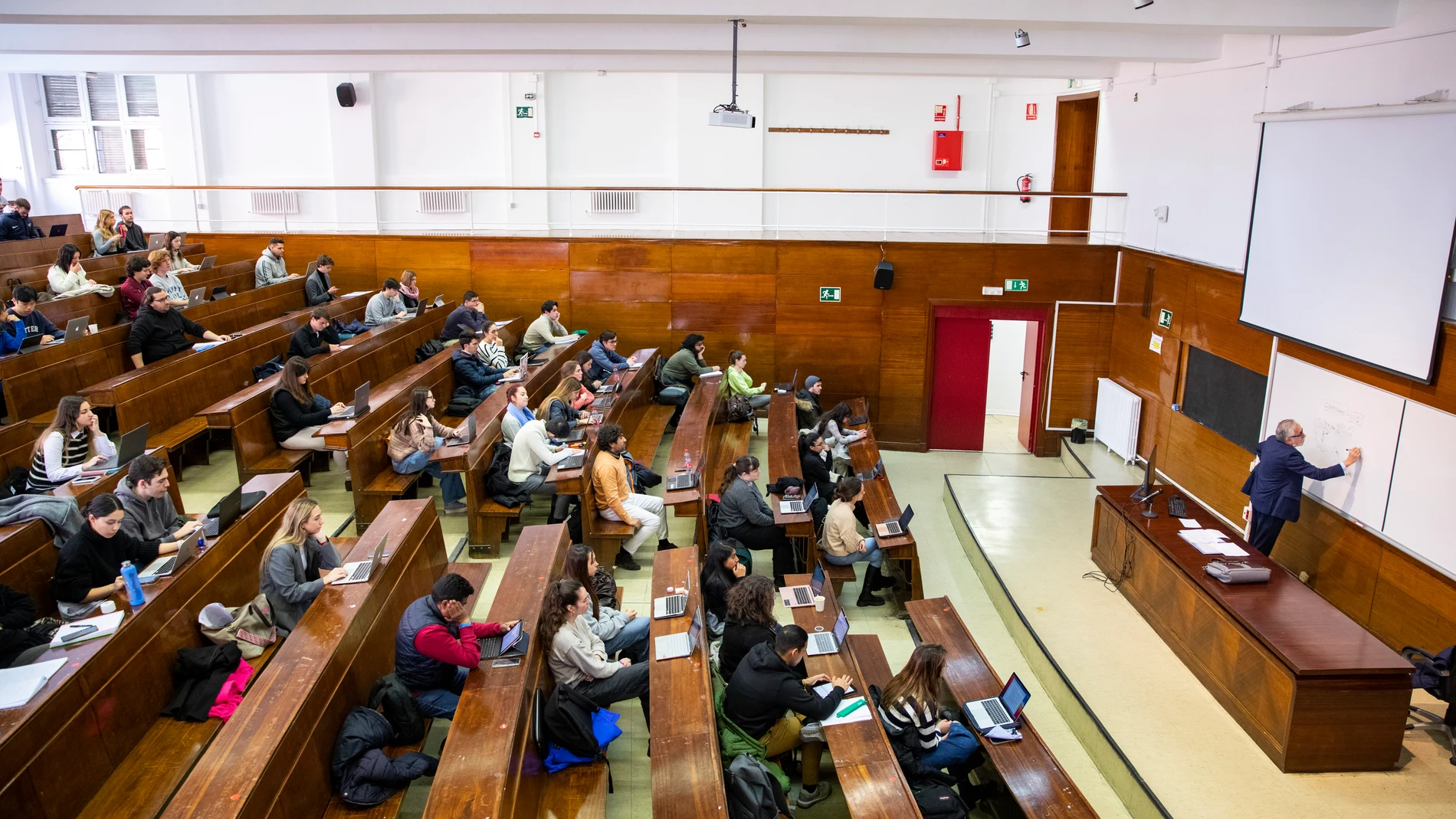 Universidad Complutense Estudiantes