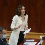 MADRID.-Ayuso critica el "chiringuito parasitario" que ha creado Podemos para "victimizar" a las mujeres