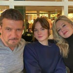 Antonio Banderas y Melanie Griffith con su hija Stella del Carmen