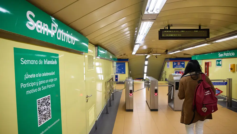 El Metro de San Bernardo se tiñe de verde por la celebración de la Semana de Irlanda