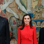 La Reina Letizia apuesta todo al rojo.
