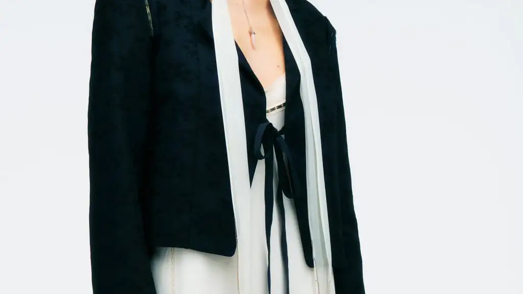 Chaqueta corta de la nueva colección de primavera de Zara.